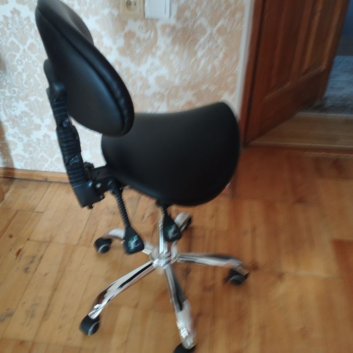 Регулируемое кресло