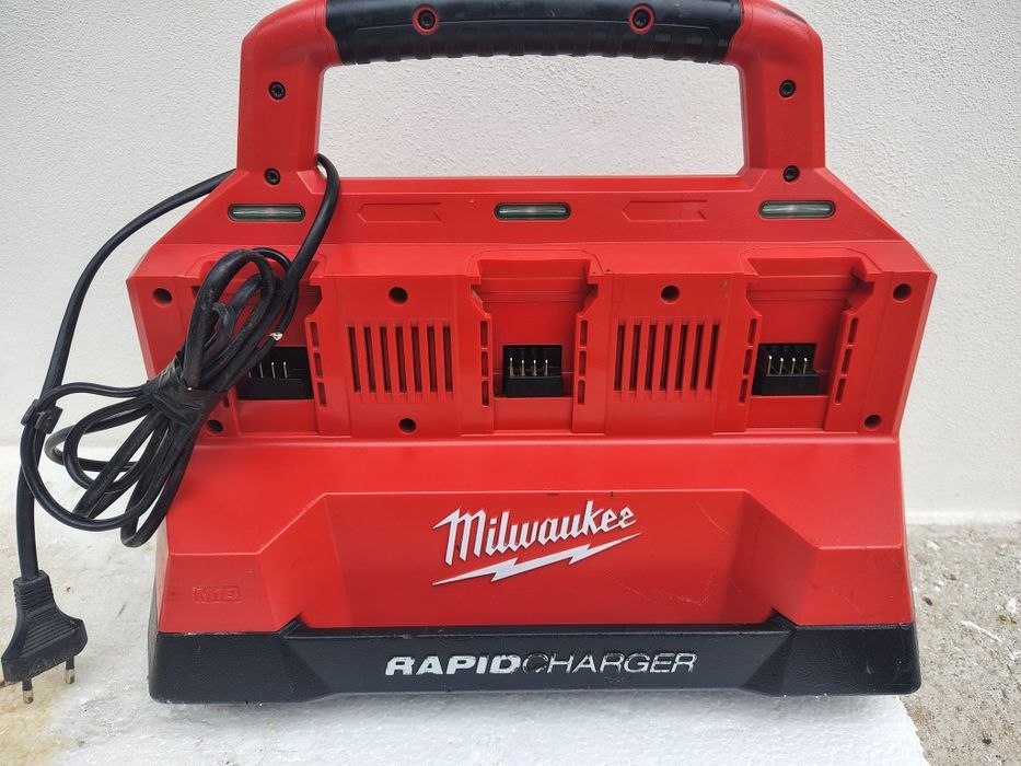 Incarcator rapid milwaukee pc6. Are 6 posturi !