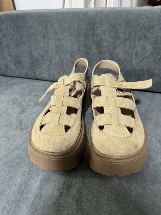 Продам сандали срочно