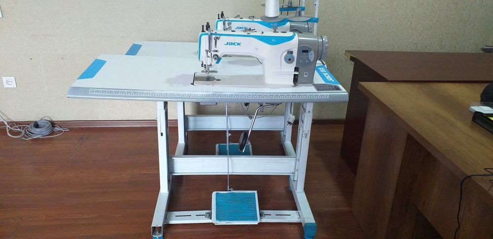 Тикув машинаси сотилади