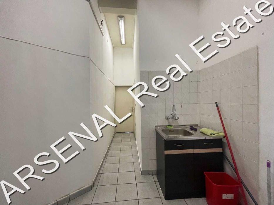 Дава се под наем Офис в София, Борово - 210 кв.м за 1000 € - Снимка #4