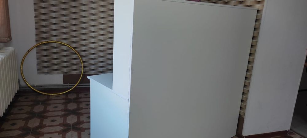 Офисный рабочий стол для ресепшена