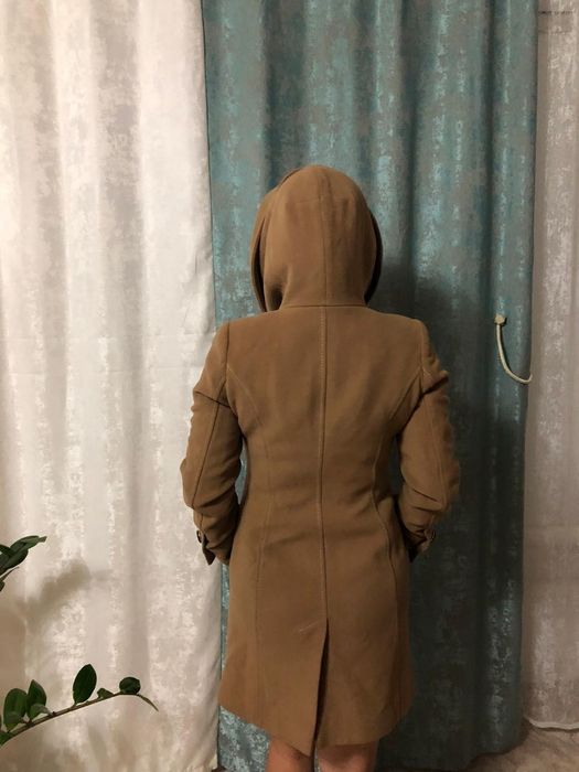 Продаю пальто весна осень