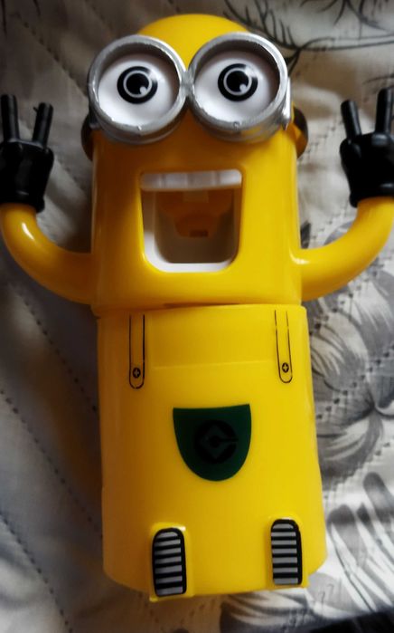 Диспенсър за паста за зъби Миньон