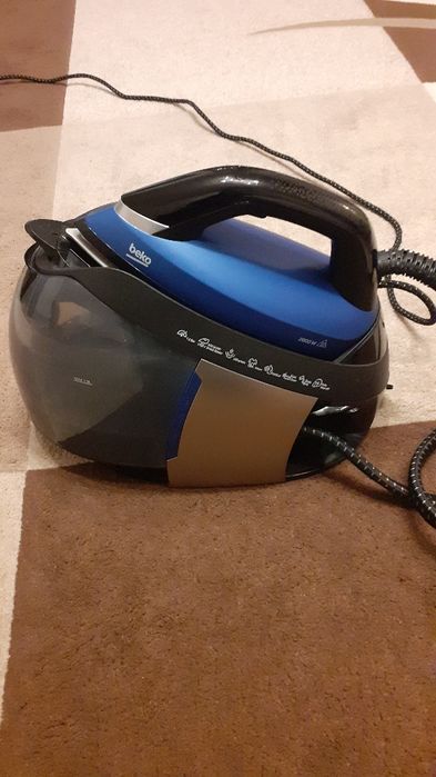 Vând stație de călcat beko