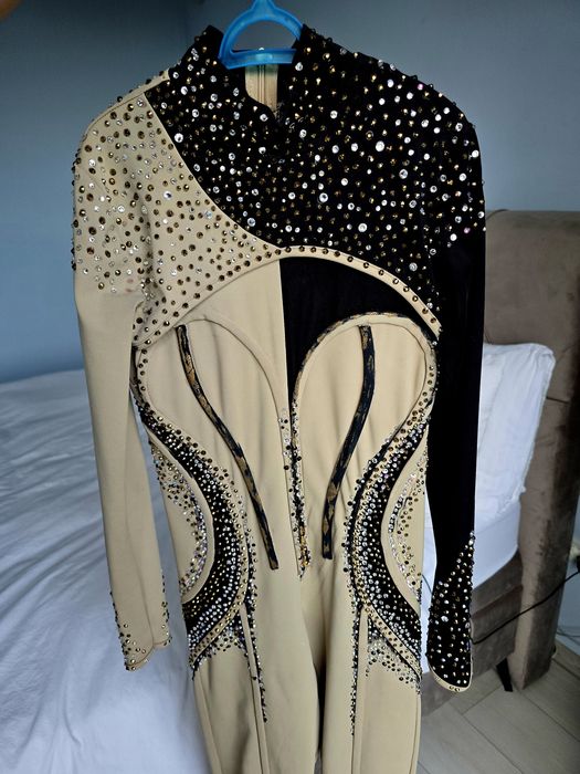 Costum/salopeta dans gimnastică 10-12 ani