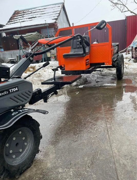 Motocultor cu remorcă