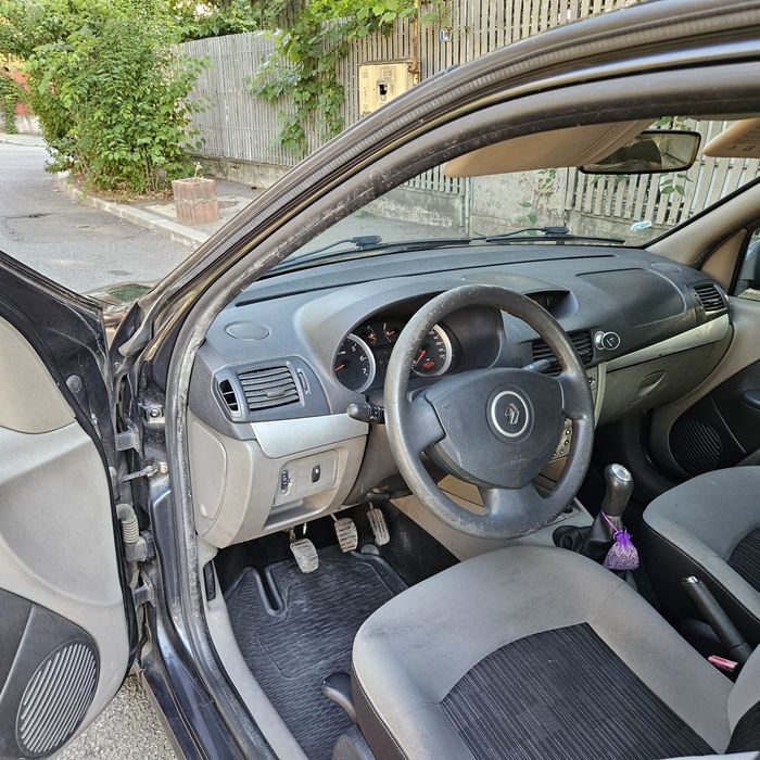 Rwnaulat clio simbol