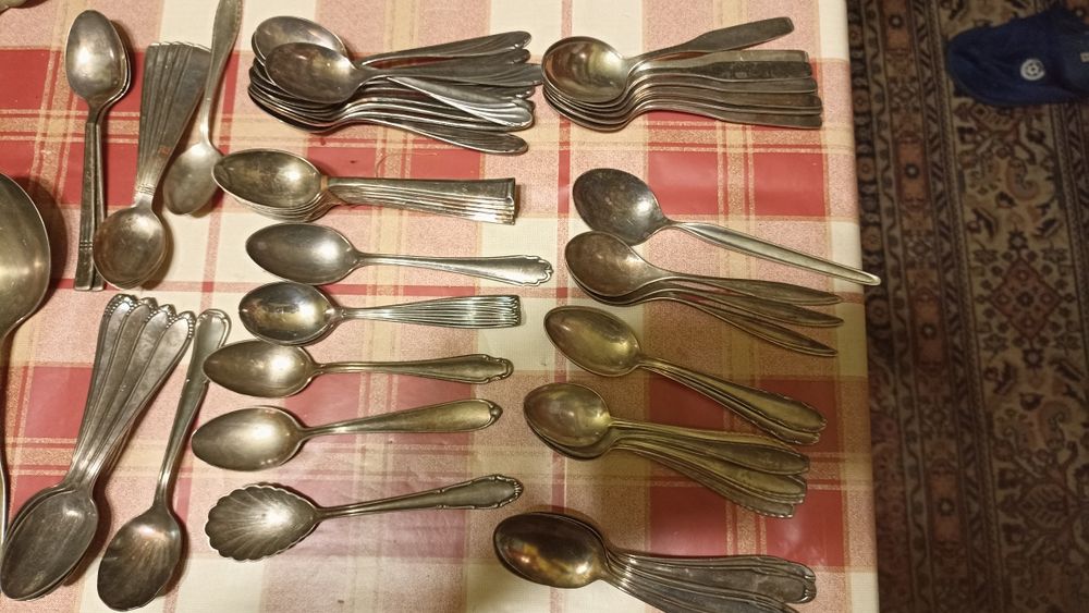 Vând 12,05 kg de argint  90 ,   100