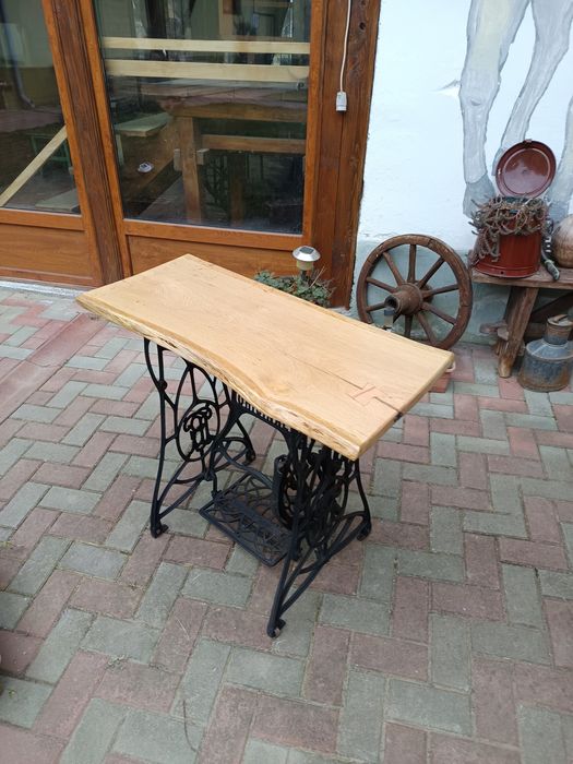 Birou sau masa - mașină de cusut