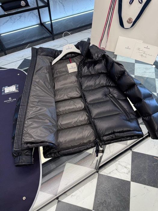 Яке Moncler Maya