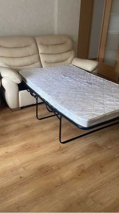 Кожаный мягкий уголок