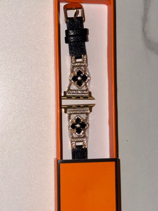 Каишка за Apple Watch с камъни