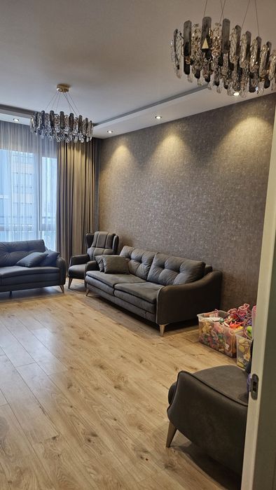 Продаю свою 4х комнт.квартиру,  100квм,  Алмазар сити премиум