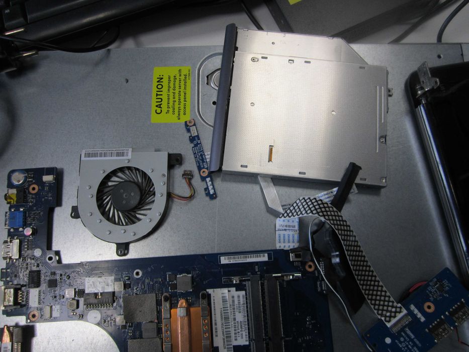 Ноутбук Lenovo Ideapad U510 на части