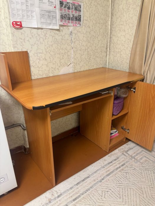 Стол письменный  б/у