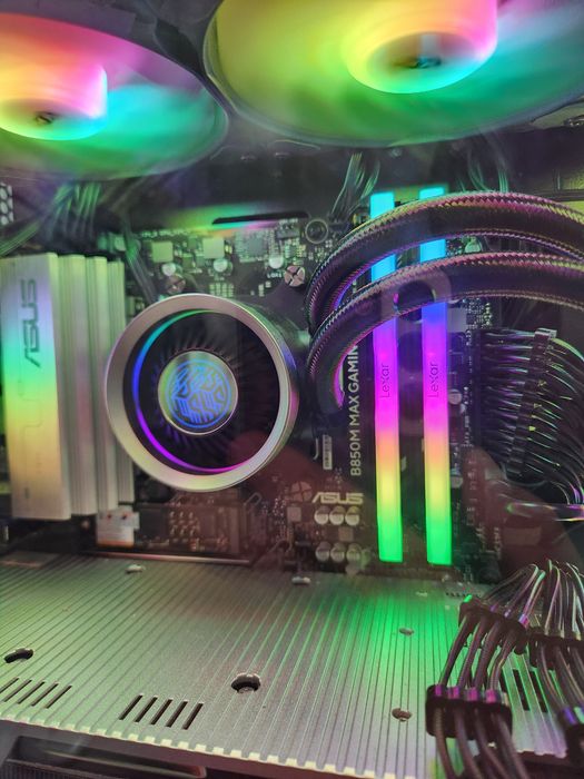 TOP Gaming PC | RX 7900 XTX 24GB 
5 9600X | 32GB DDR5