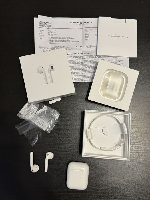 Apple AirPods 2 • Wireless Charging Case