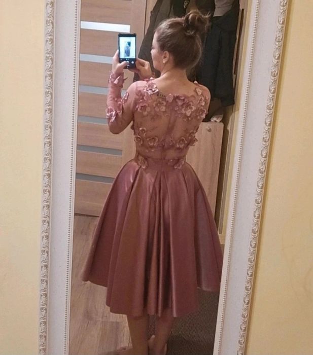 Vand rochie marimea 34 cu dantela si flori 3D, astept si oferte