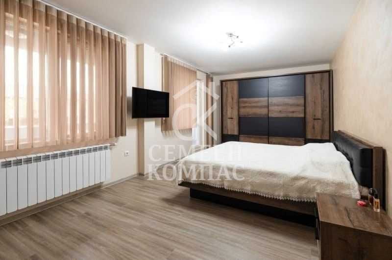 Тристаен луксозен апартамент  / Коматевско шосе