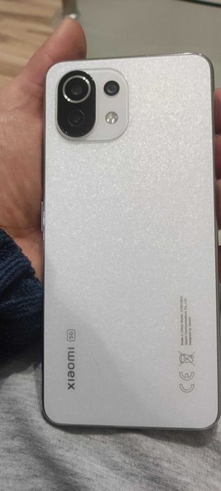Продавам два броя Xiaomi Mi 11 lite 5G NE