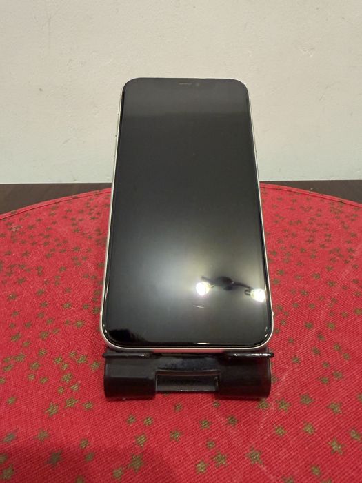 iPhone 11 white impecabil
