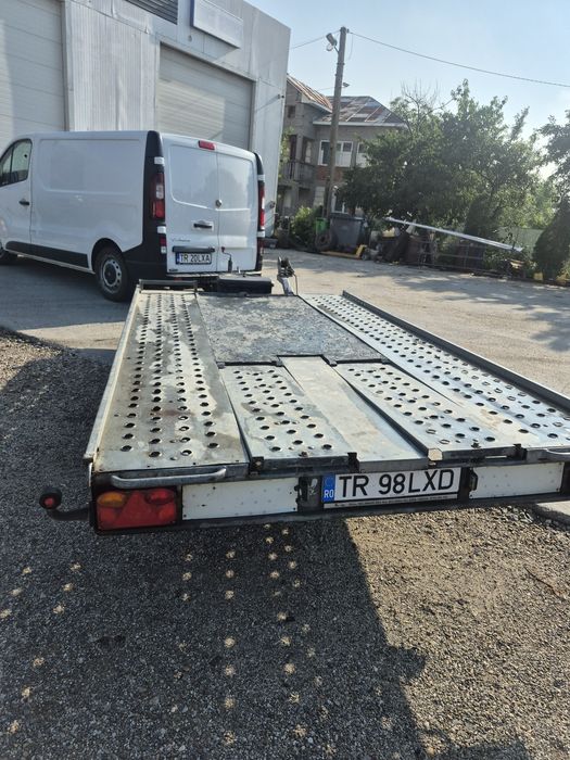 Inchiriez platforma auto