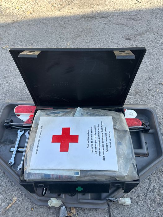 Аптечкa оригинал на BMW Е32 Е34