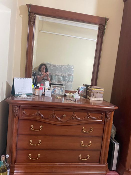 Спальный гарнитур