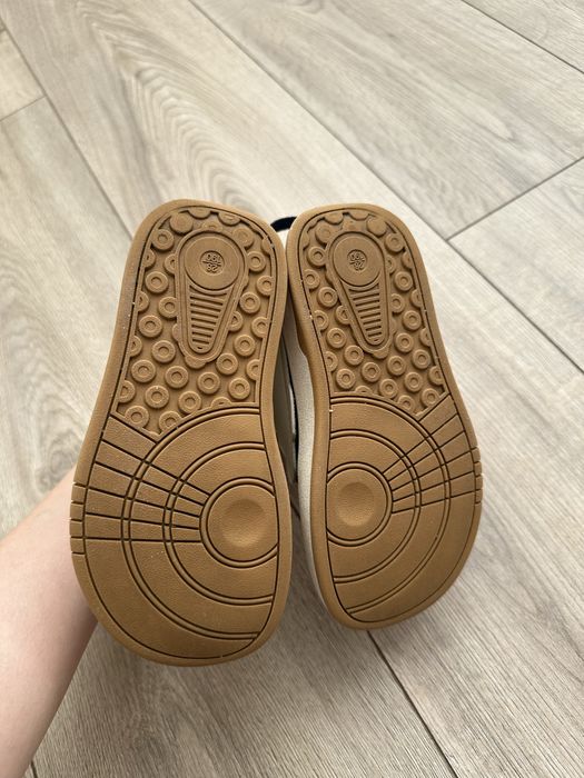 Продам осенние ботинки