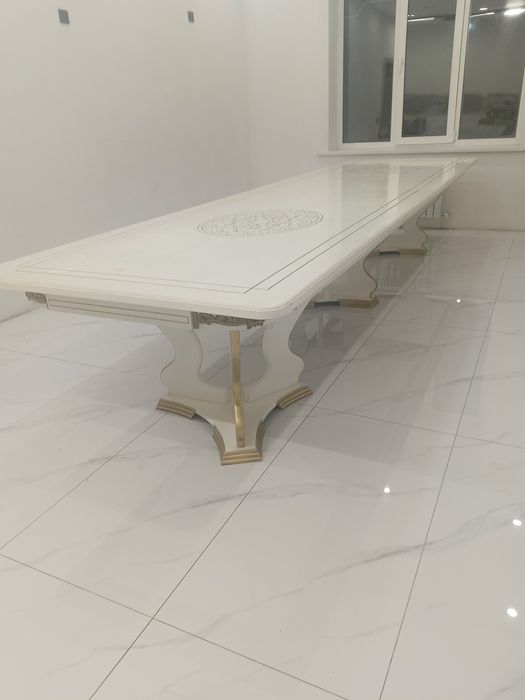 Срочно продается стол 5м