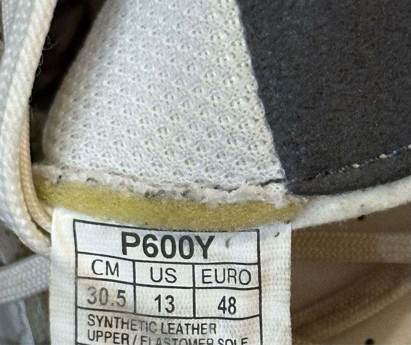 Футболни обувки, бутонки ASICS, като нови