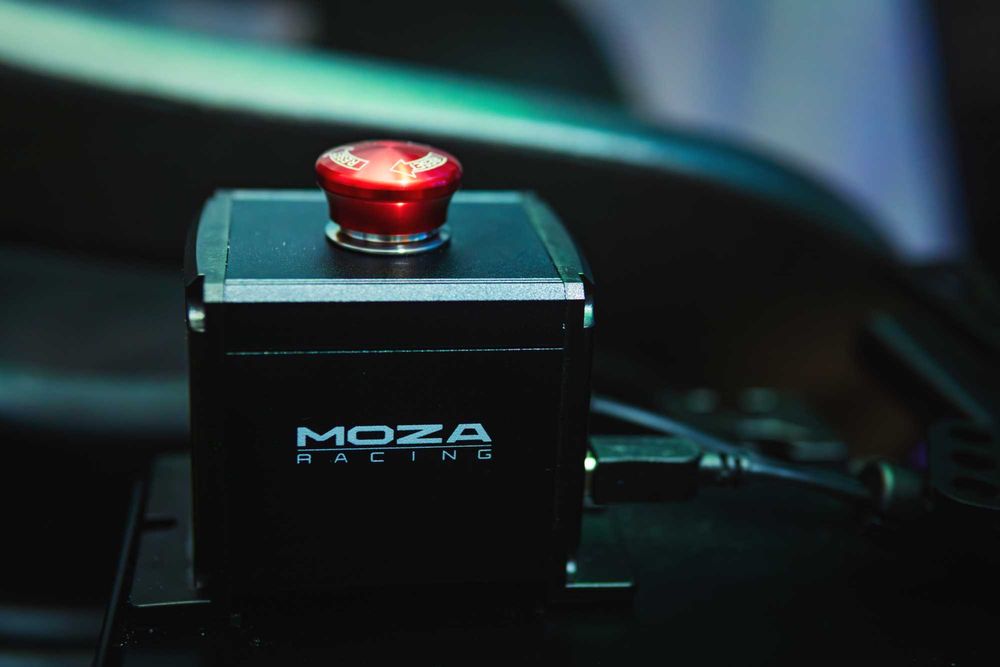 Moza R16 Rev 2 База + Moza Kill Switch
