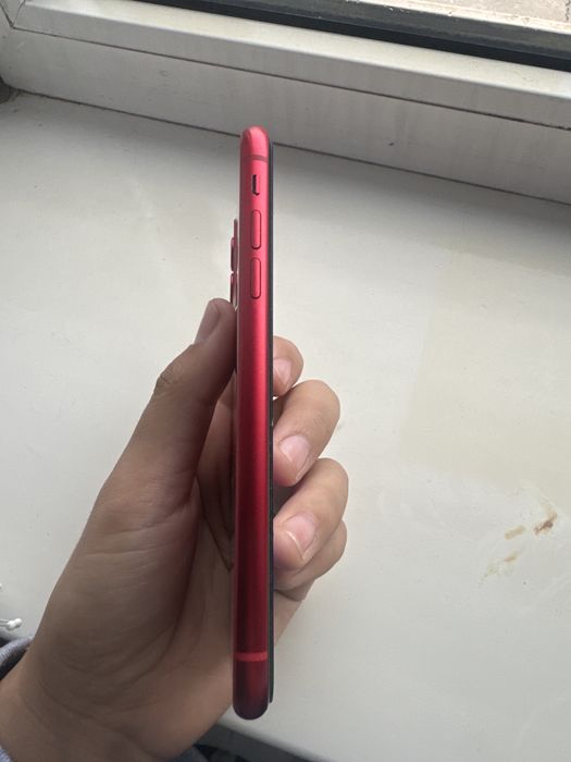 Iphone 11-красный 64гб