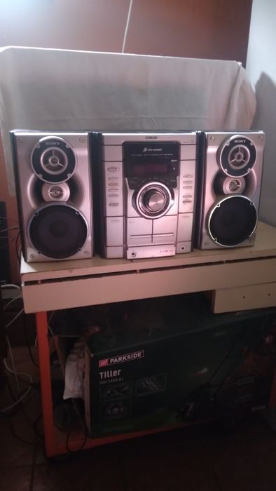 Музикални уредби Sony