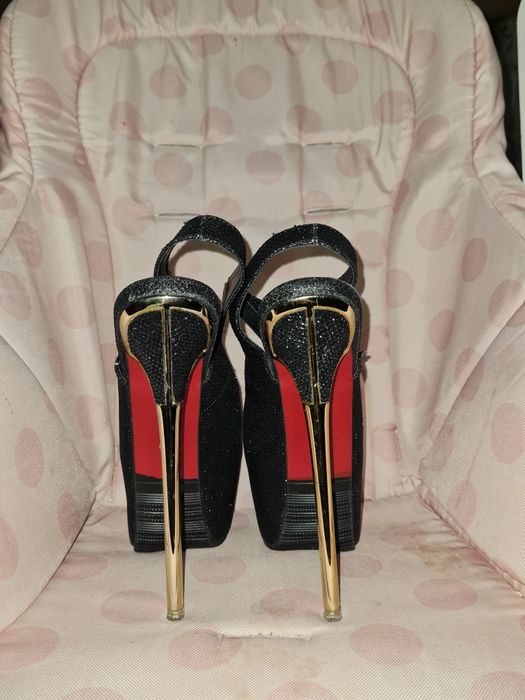 Туфли на шпильке