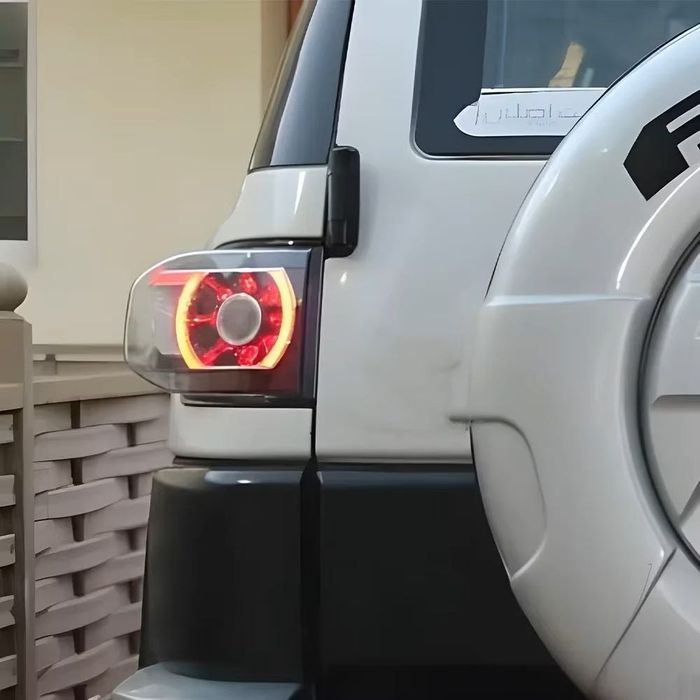 светодиодные фонари для Toyota FJ Cruiser.