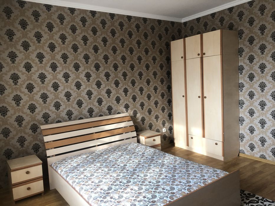 Продам спальный гарнитур