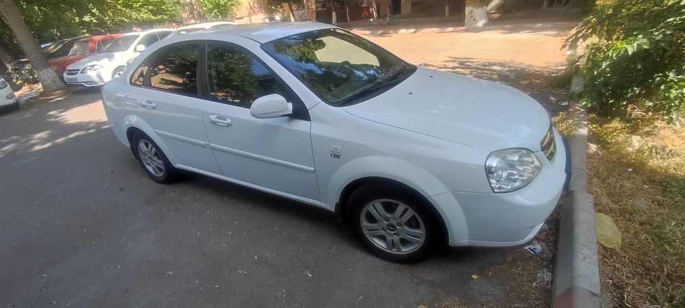 Lacetti 1.8 2013 yil tozza