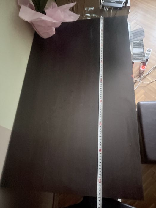 Бюро, кожен стол и сгъваема кожена табуретка