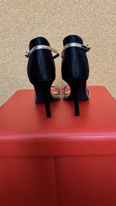 Дамски елементи сандали