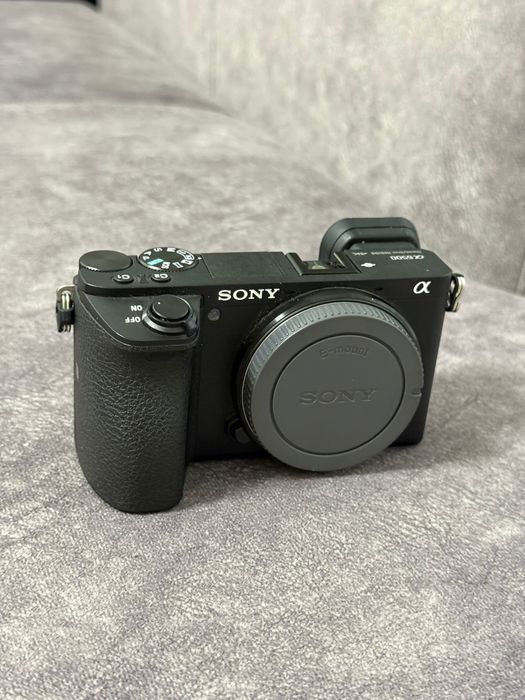 Vand sony a6500  plus obiectiv