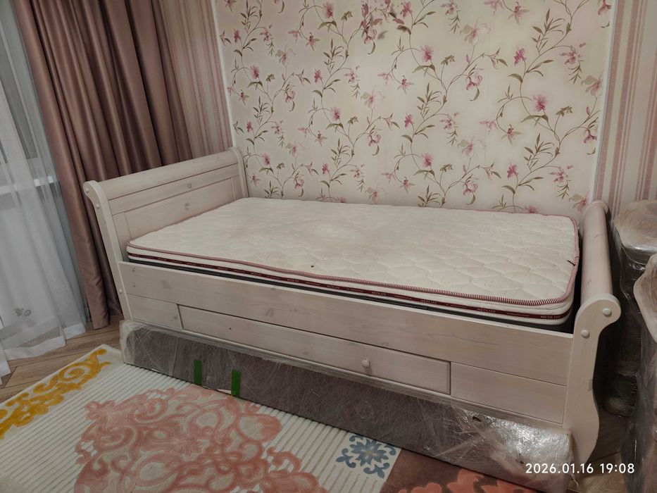 2 кровати, шкаф угловой