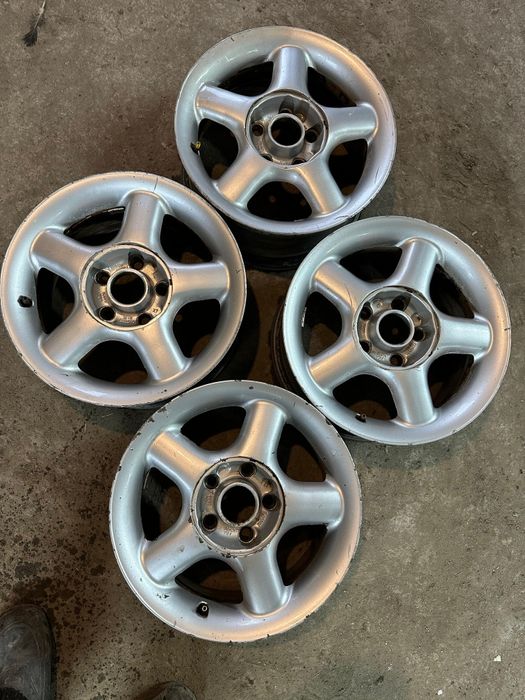 R15 PCD 5*114,3 Комплект легкосплавных дисков