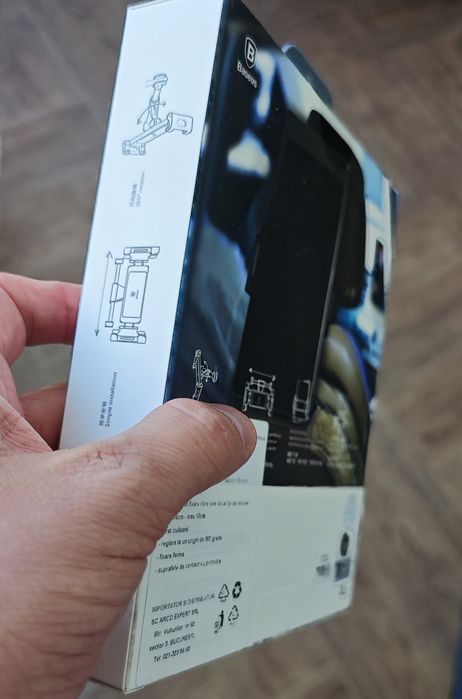 Vând suport auto pentru tabletă Super Preț