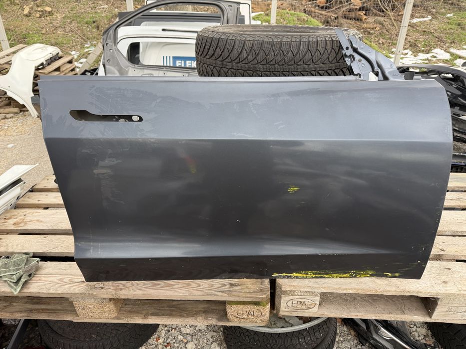 Врата Tesla Model 3