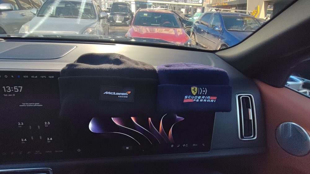 Шапка Феррари мак ларен