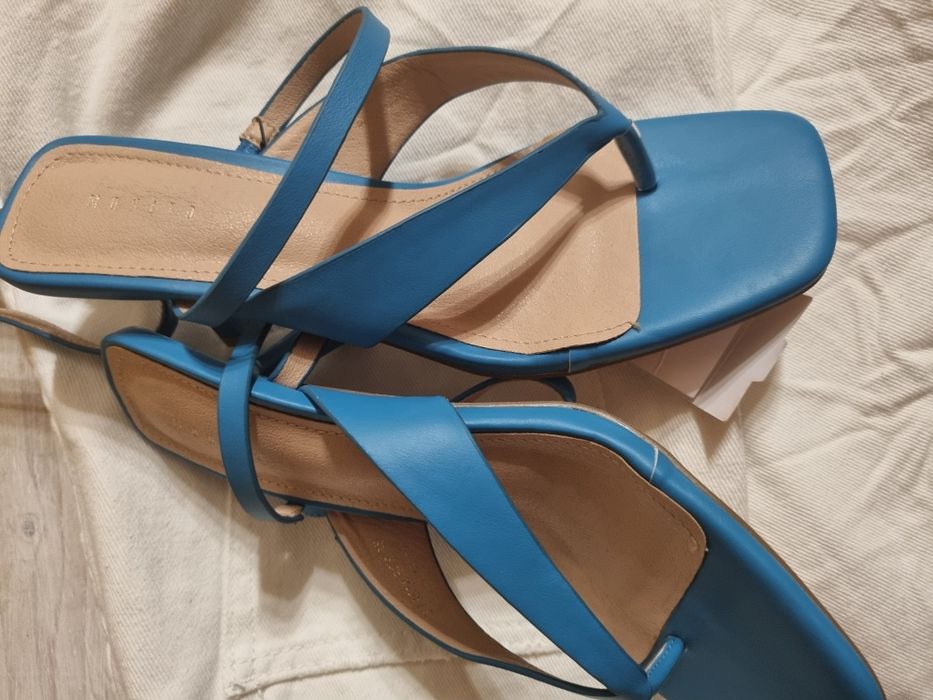 Sandale albastre