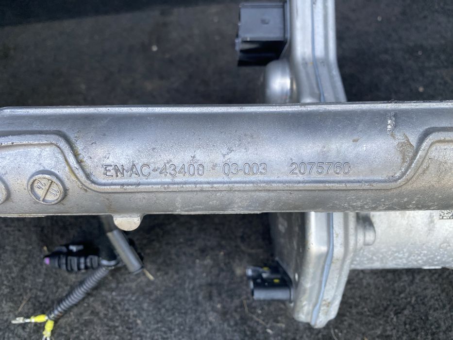 Кормилна рейка Tesla Model Y