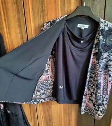 Женский костюм тройка.